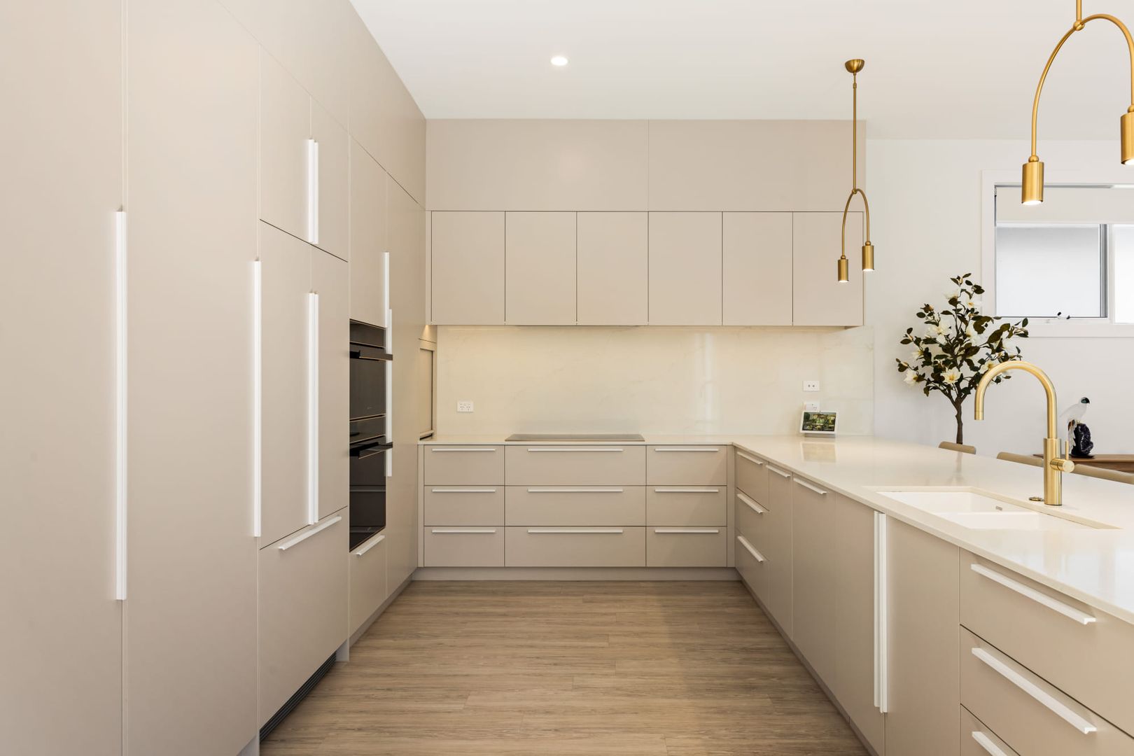 Your Luxurious Waterfront Oasis Awaits