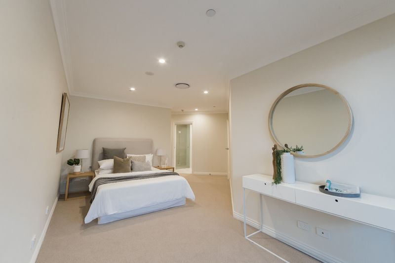 Elevated Apartment with Views Over Rushcutters Bay