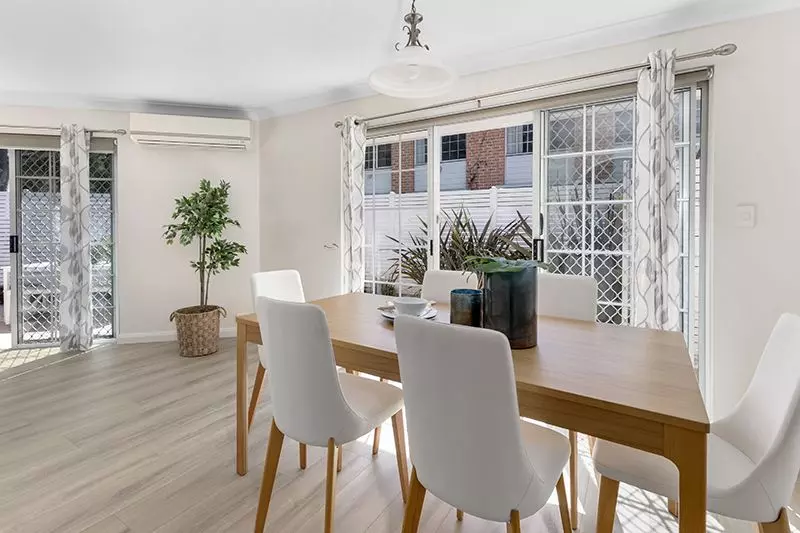 Rarely available newly renovated 2 bedroom, spacious, immaculately presented ground floor villa