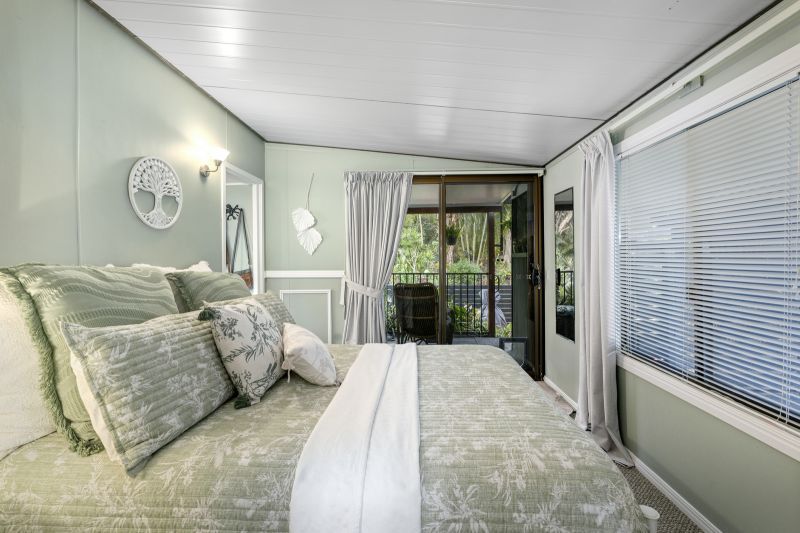 Stunning, Private Haven - Beautifully Renovated Interior