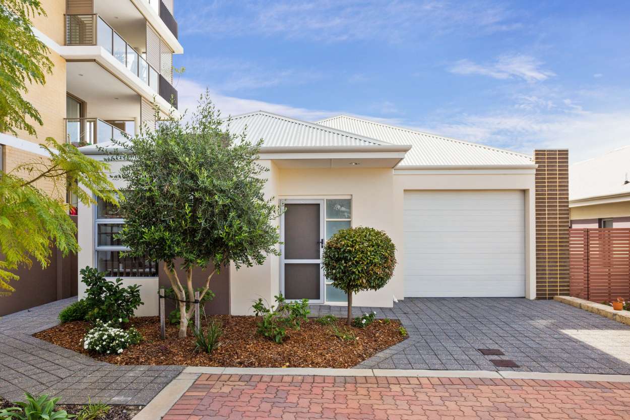 SwanCare - Contemporary-Style Villas 