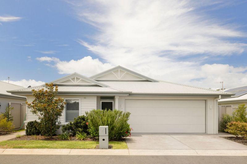 Elegant Modern Living in a Peaceful Location