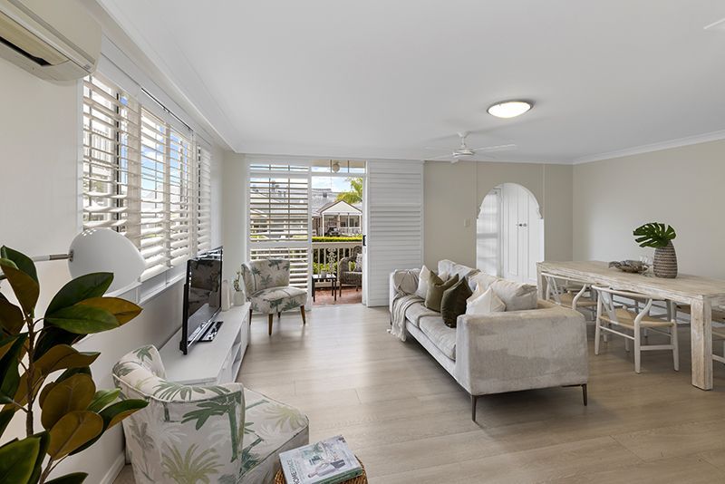 Ideally located, beautifully presented ground floor sunny unit just a stroll to the clubhouse.