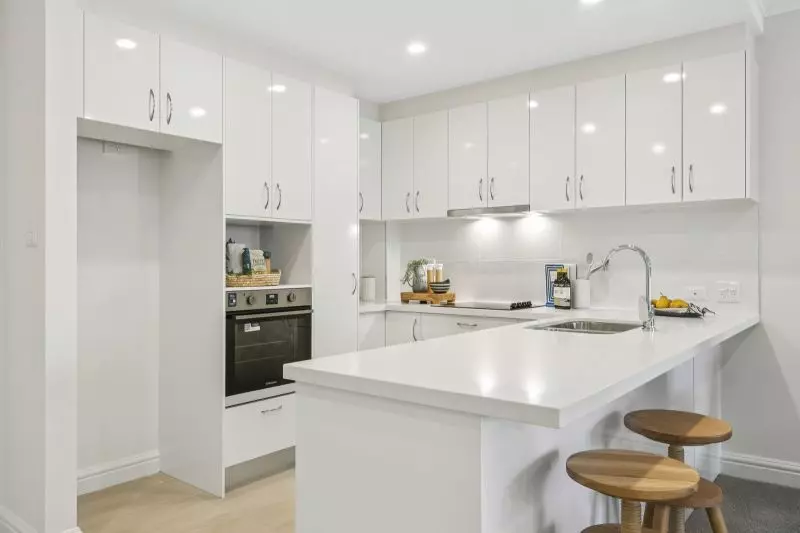 Gum tree and playing fields view - bright & spacious one-bedroom apartment