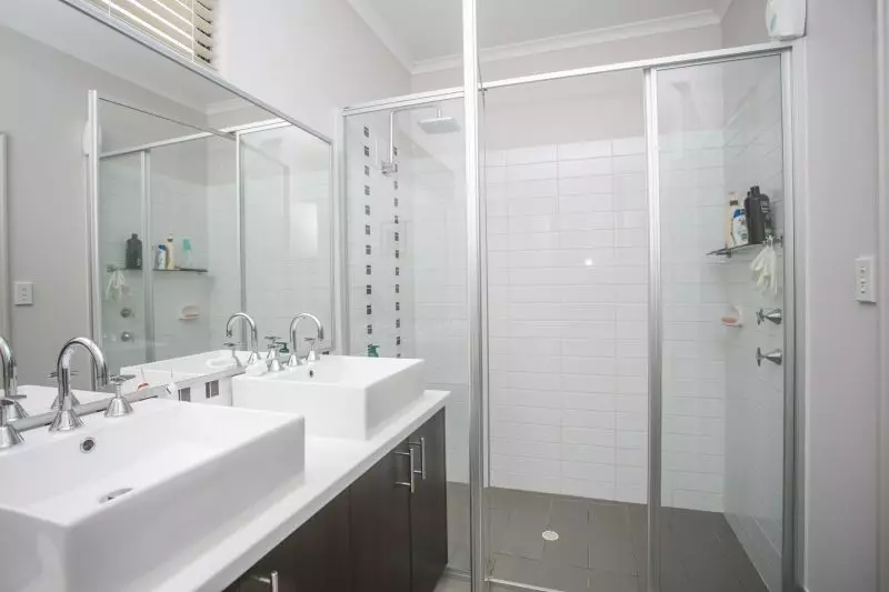 Beautifully Presented Smart Home plus Golf Buggy