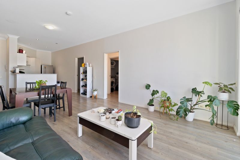 Central Living & Resort Style!