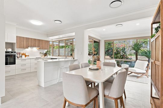 Private and peaceful villa with large entertaining area