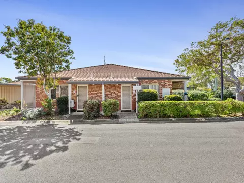 Affordable Independent Retirement Rental Living- OXFORD CREST BEACHMERE WATERS