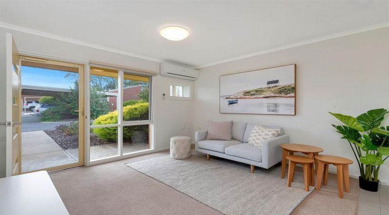 Retire in Ridgehaven - renovated one bedroom unit