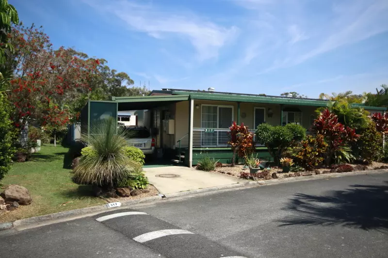 Tasman Holiday Park North Star - Over 50's Residential Park