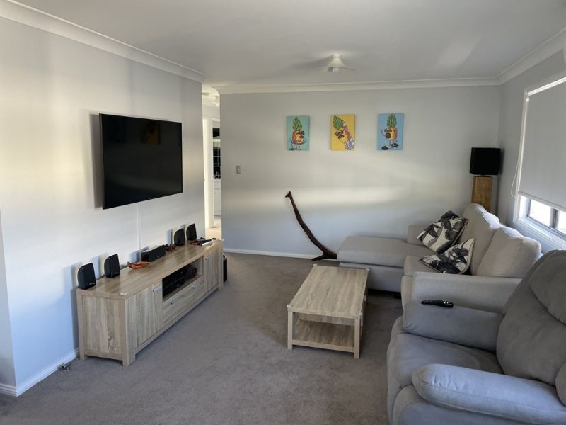 Beautifully presented 2 bedroom home.