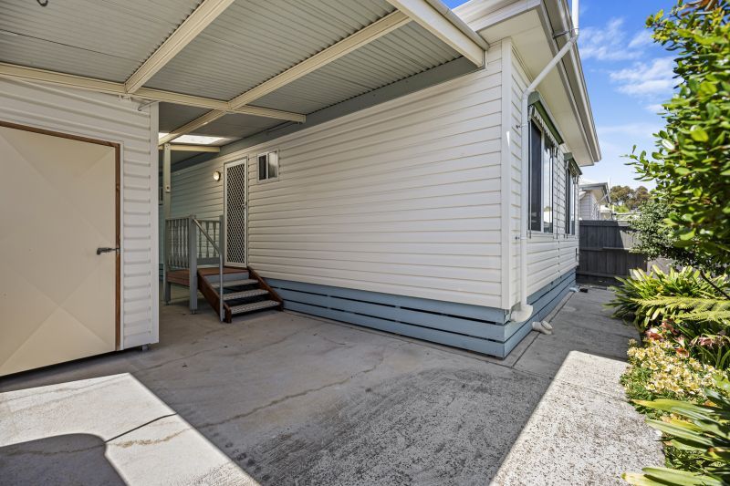 Bright and Spacious Home with Landscaped Gardens