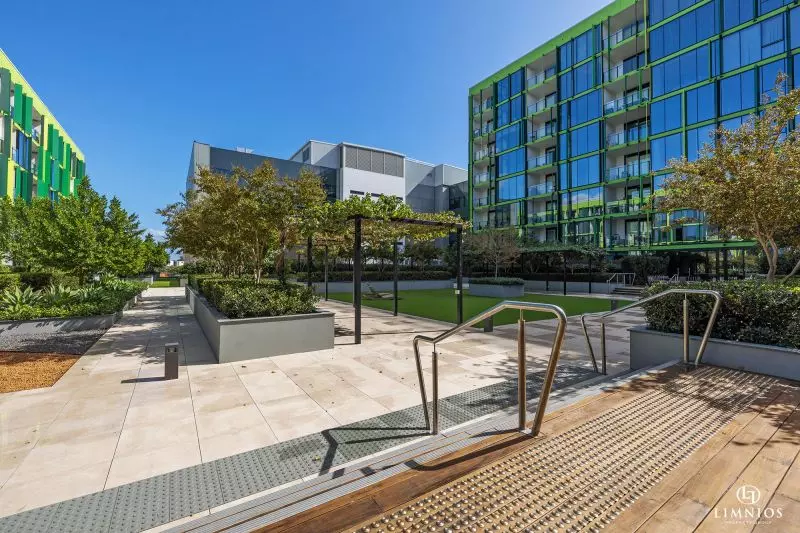 Contemporary Style Apartment in Perfect Location