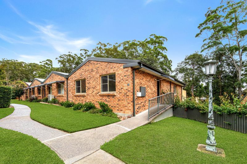 Spacious Villa Living in the Heart of Brentwood Village