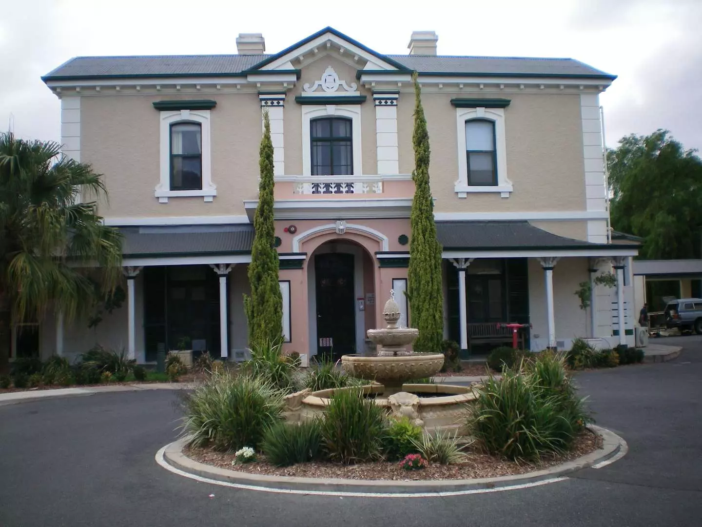 Two Room Apartment - Perfect for downsizing!