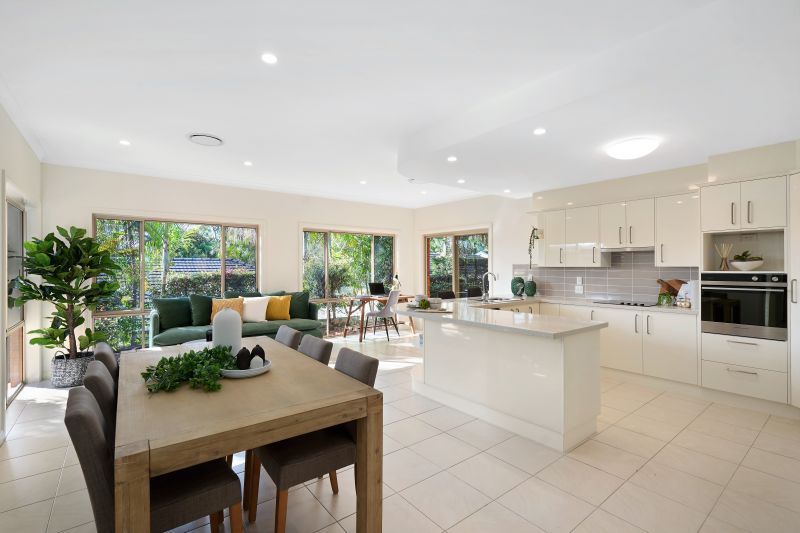Private cul-de sac living