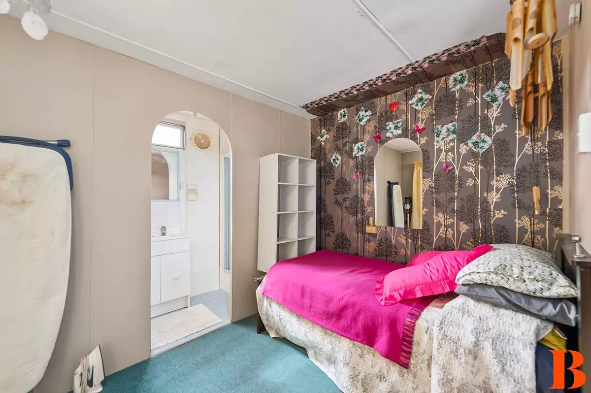 DEPOSIT TAKEN / UNDER CONTRACT - Minutes Walk to Shopping and Medical - Neat and Tidy Home