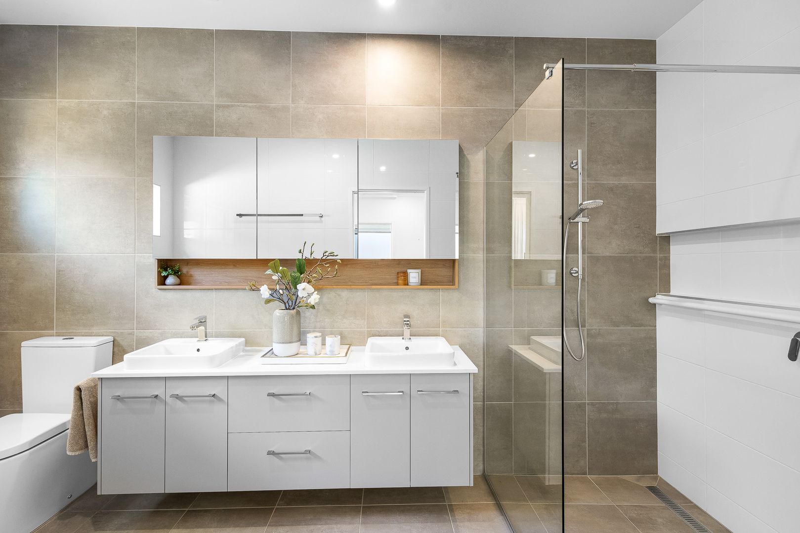 Move-in Ready in B by Halcyon Premium Over 50s Resort!