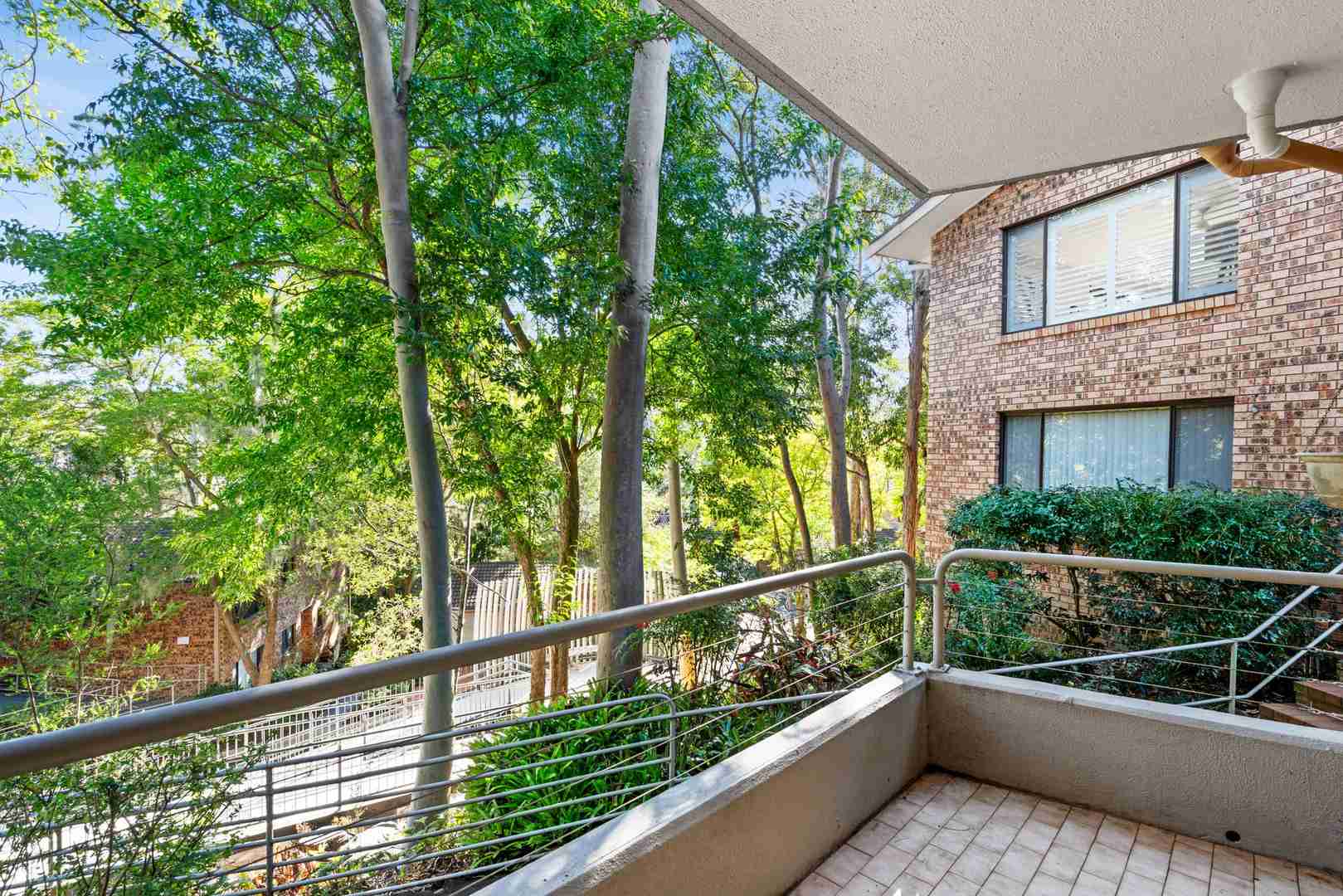 Newly Refurbished Spacious 2 Bedroom Unit