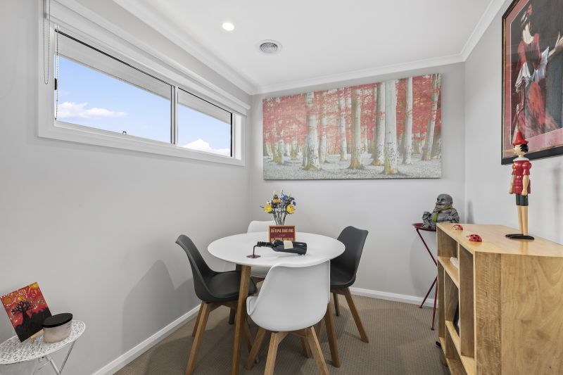 Light Filled Home with Modern Comforts!