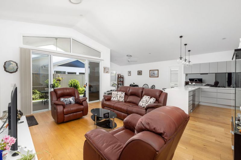 Open & Bright – Spacious Three-Bedroom Home