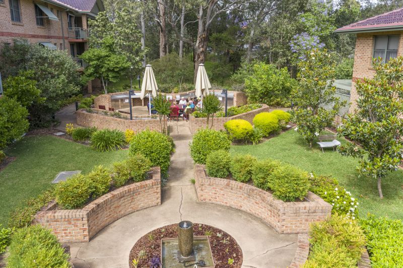 East facing ground level unit with access to the gardens