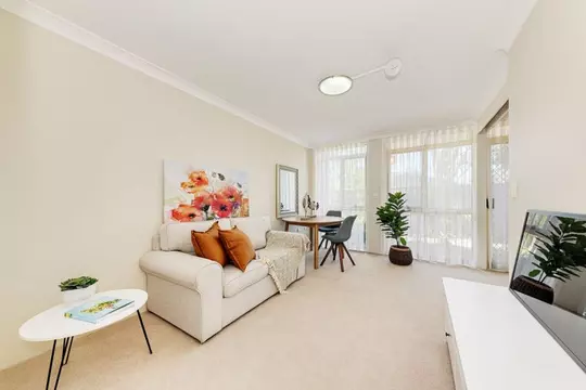 RARE FULLY RENOVATED STUDIO APARTMENT LOCATED ON THE GROUND FLOOR WITH AN EXCELLENT OUTLOOK