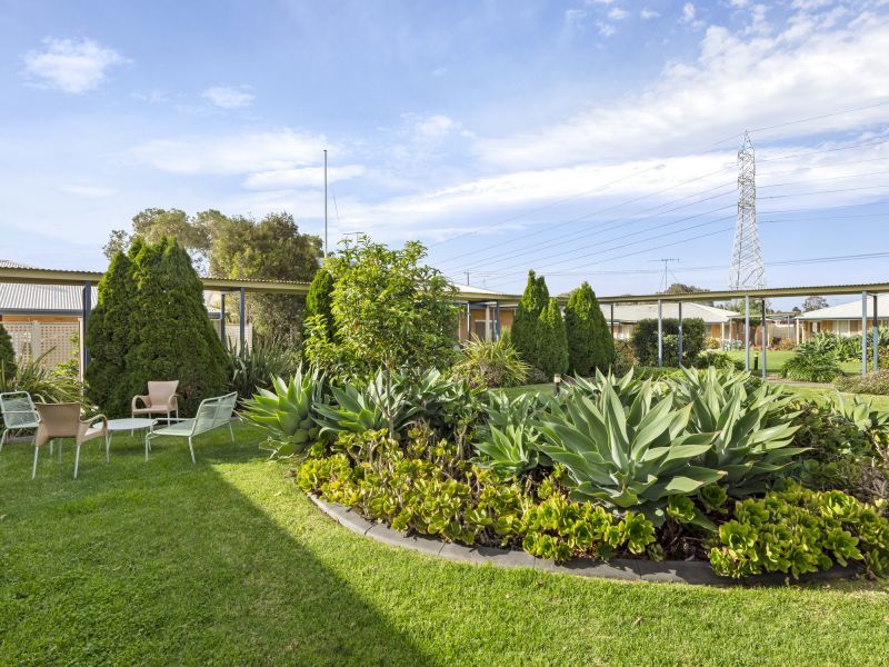 Single Self-Catered Unit – Rent in Seniors Community