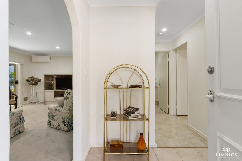 SOLD!. Beautifully presented, well maintained villa for the Over 55s