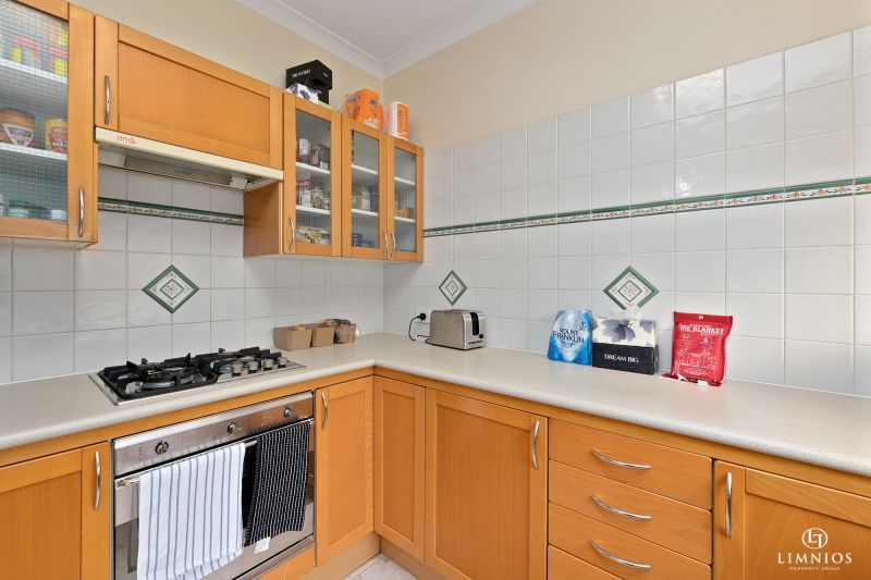 Top Of The Hill With City Views!