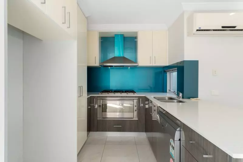 Ticking All Boxes: Location, Modern, Spacious & NO STRATA