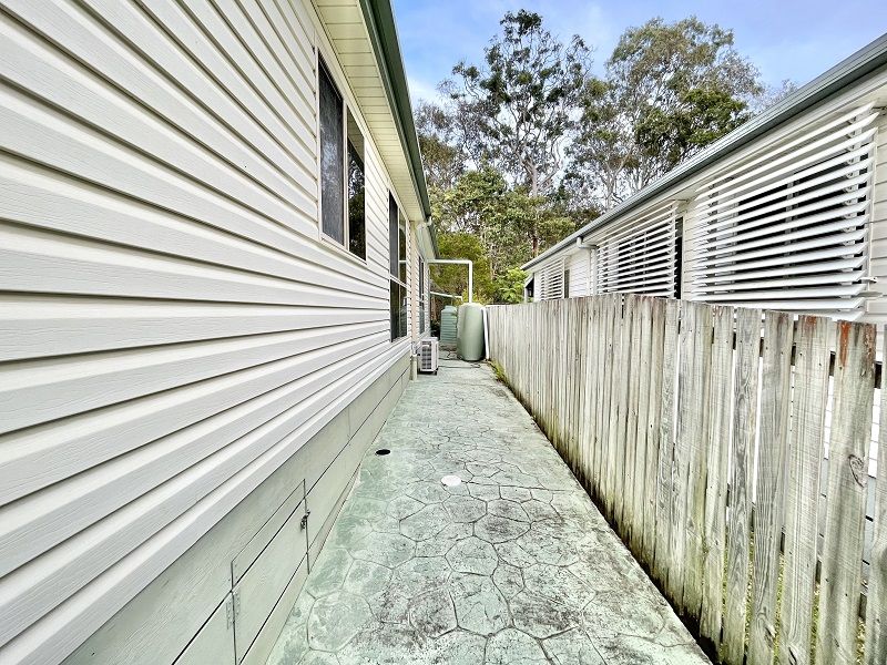 3-bedroom Home with bushland views - GREENBANK GARDENS