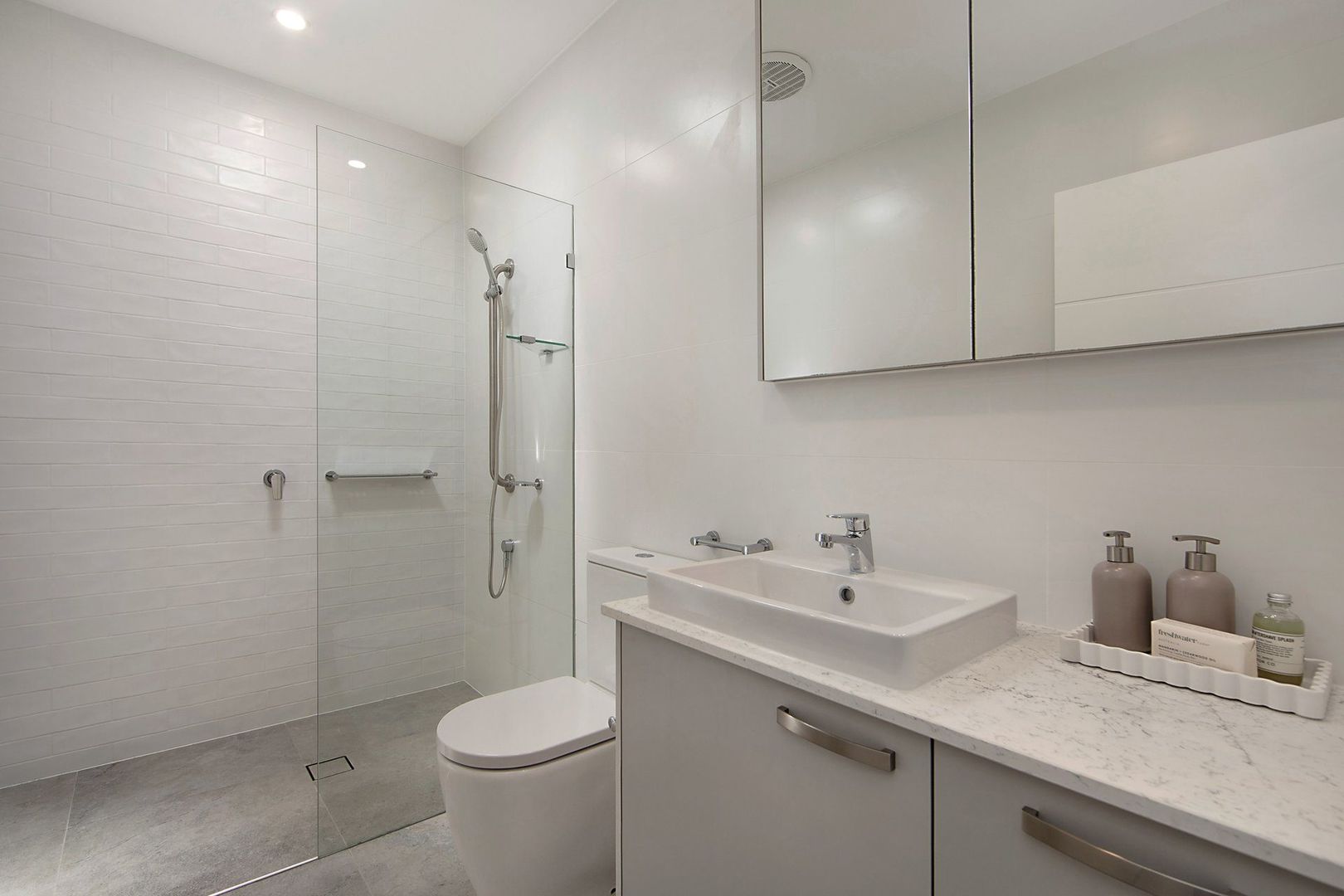 Spacious 'Hawkesbury' villa design