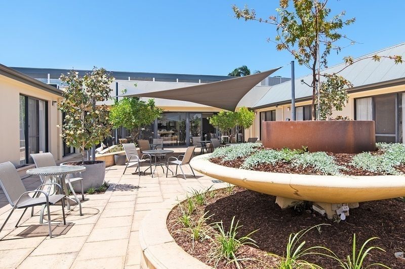 Spacious Care apartment with courtyard access