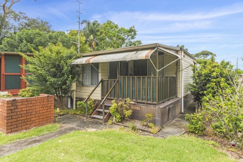 Renovator's Delight – Comes with Everything You See!
