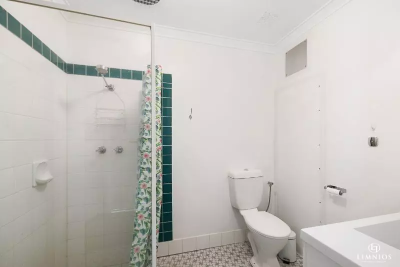 Super Spacious, Retro Classic!