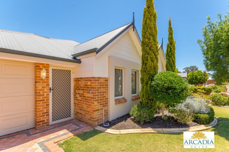 ARCADIA WATERS MANDURAH - Hop Skip & A Jump To The Clubhouse