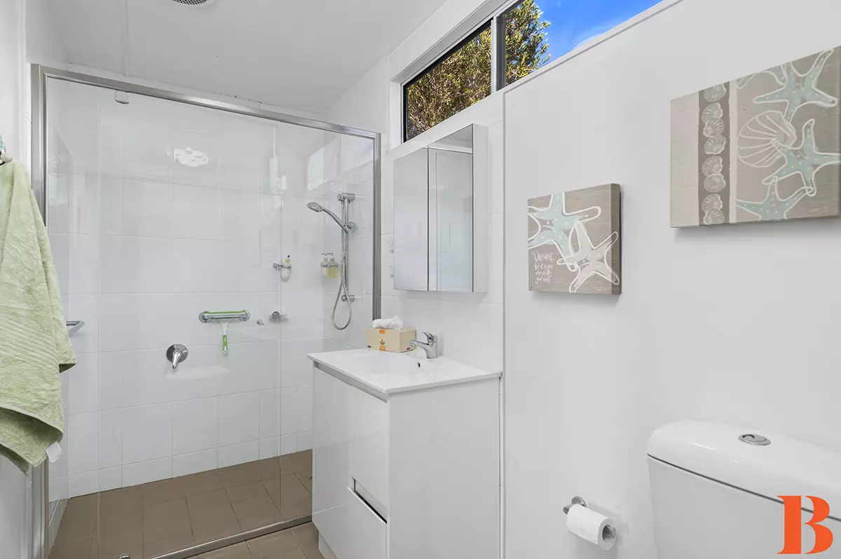 UNDER CONTRACT/DEPOSIT TAKEN - Full Length Veranda - Sunny, Northerly aspect 