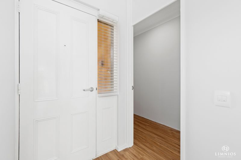 Perfect for those looking to downsize to a home with contemporary features