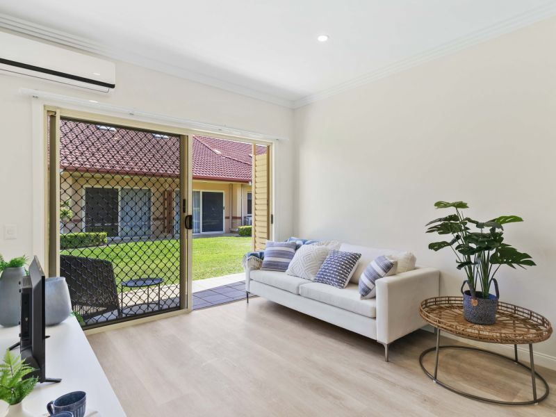 One-bedroom apartment located in a quiet and peaceful setting.