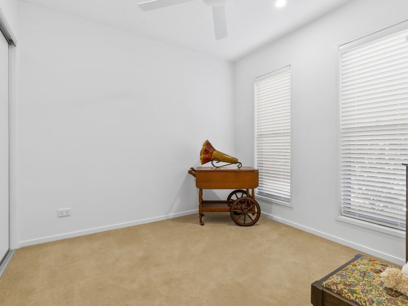 Stunning Three-Bedroom Residence- Full of Natural Light and Modern Inclusions!