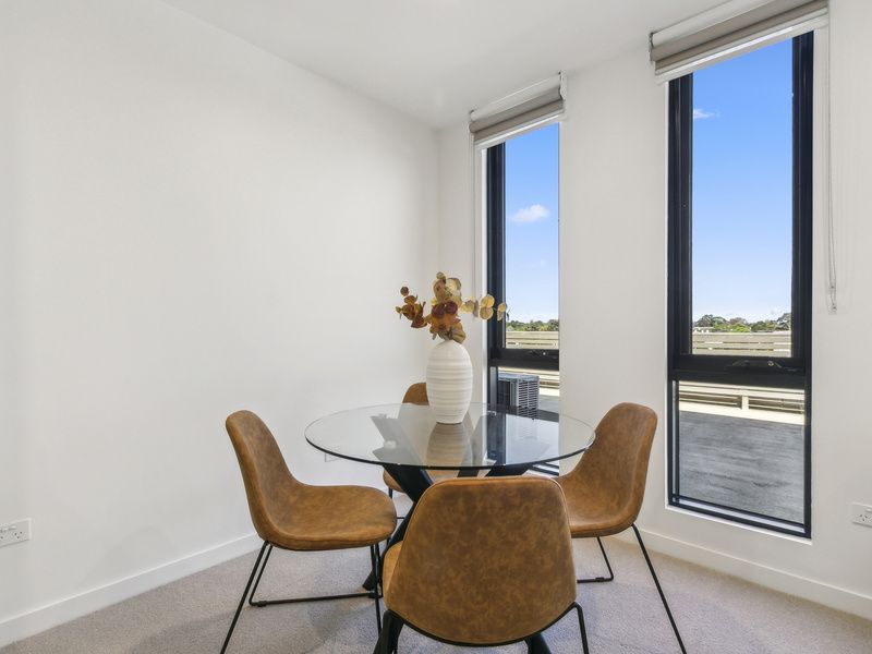 Bright and Stylish Apartment with Balcony Views