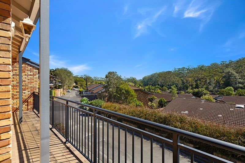 Refurbished Home with Bush and Mountain Outlook