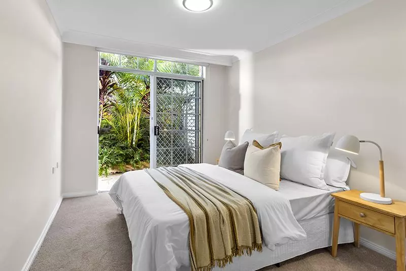 Ideally located, stylish ground floor unit near the Clubhouse.