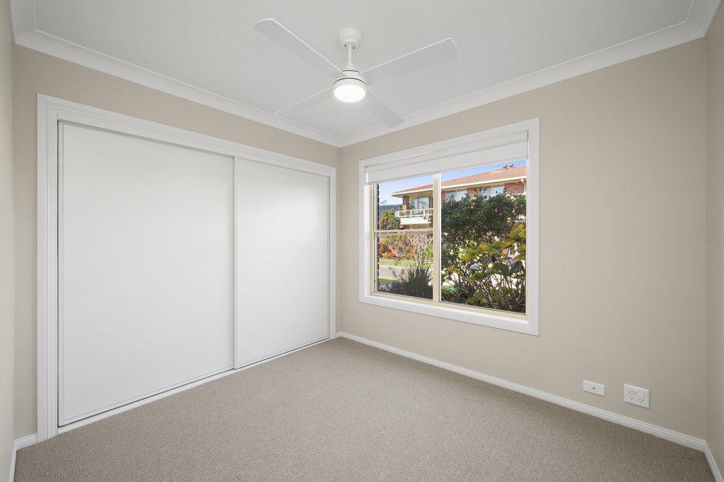 Spacious 2 Bedroom with private garden