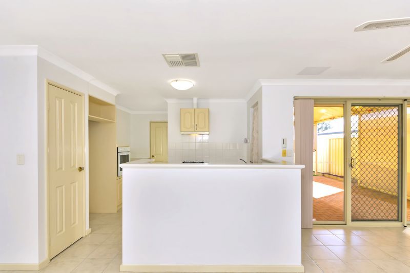 ARCADIA WATERS MADDINGTON - Enjoy The Serenity & Rear Gable Patio