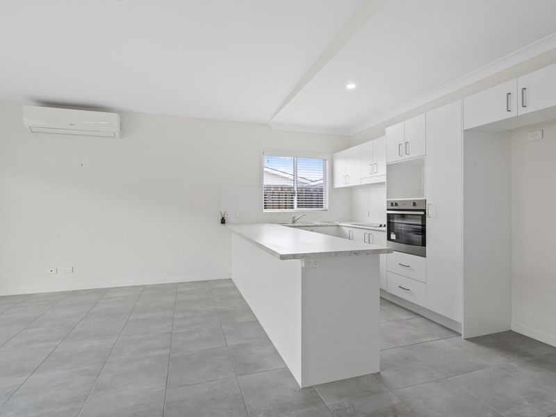 Fantastic location centred between both clubhouses! 