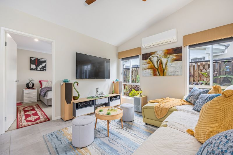 Stunning Tropical Hideaway!