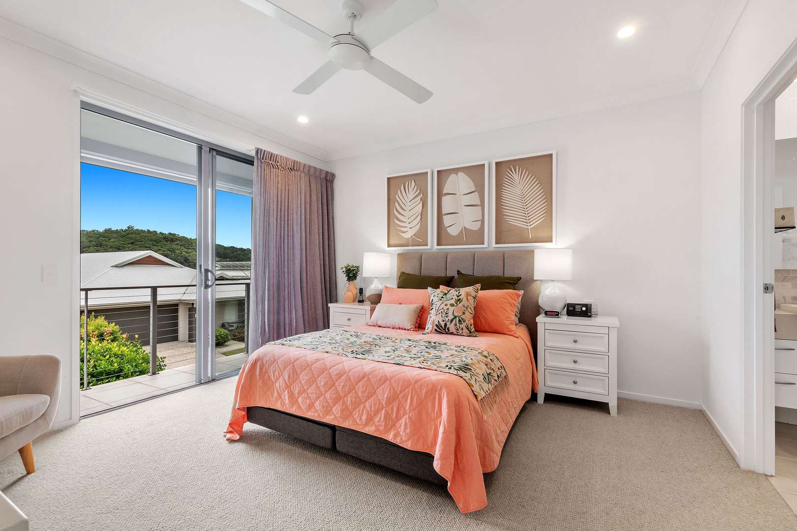 Contemporary Living, Lifestyle Perfection! Villa 52 Halcyon Lakeside