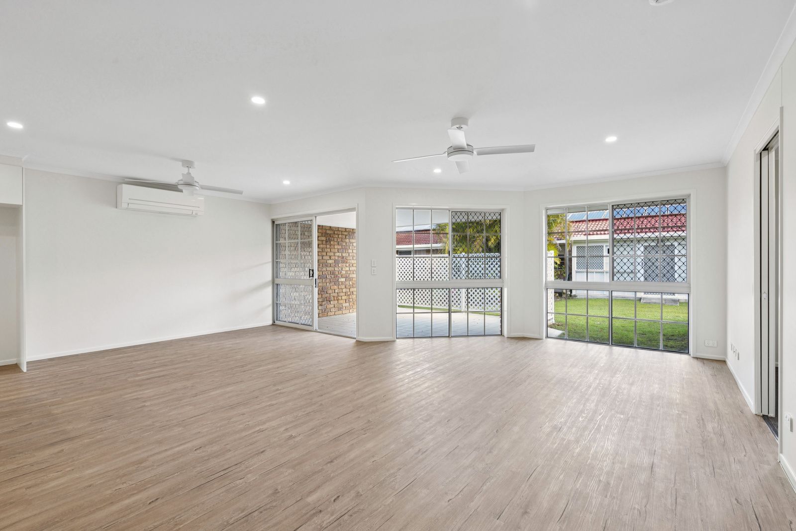 Beautiful two bedroom, one bathroom villa with lock up garage.